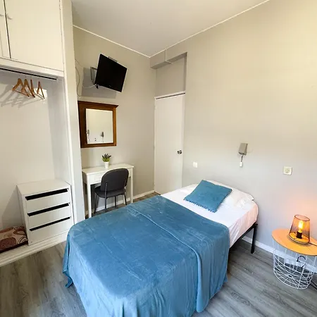 Monaco אכסניה *