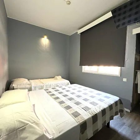Monaco Hostel *