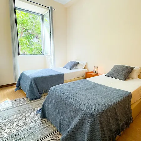 Monaco Hostel *
