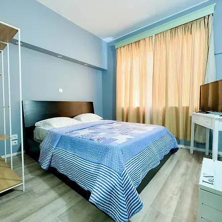 Hostel Monaco